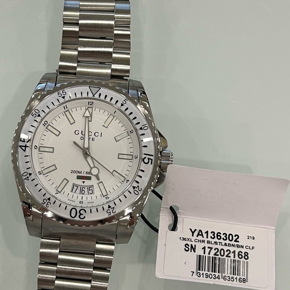 GUCCI YA136302 Dive 40MM Men's Stainless Steel Watch New Box & Papers included